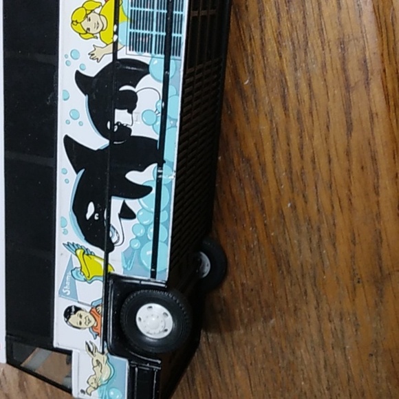 VTG SeaWorld Bus  Gorgi Classics - Picture 3 of 10